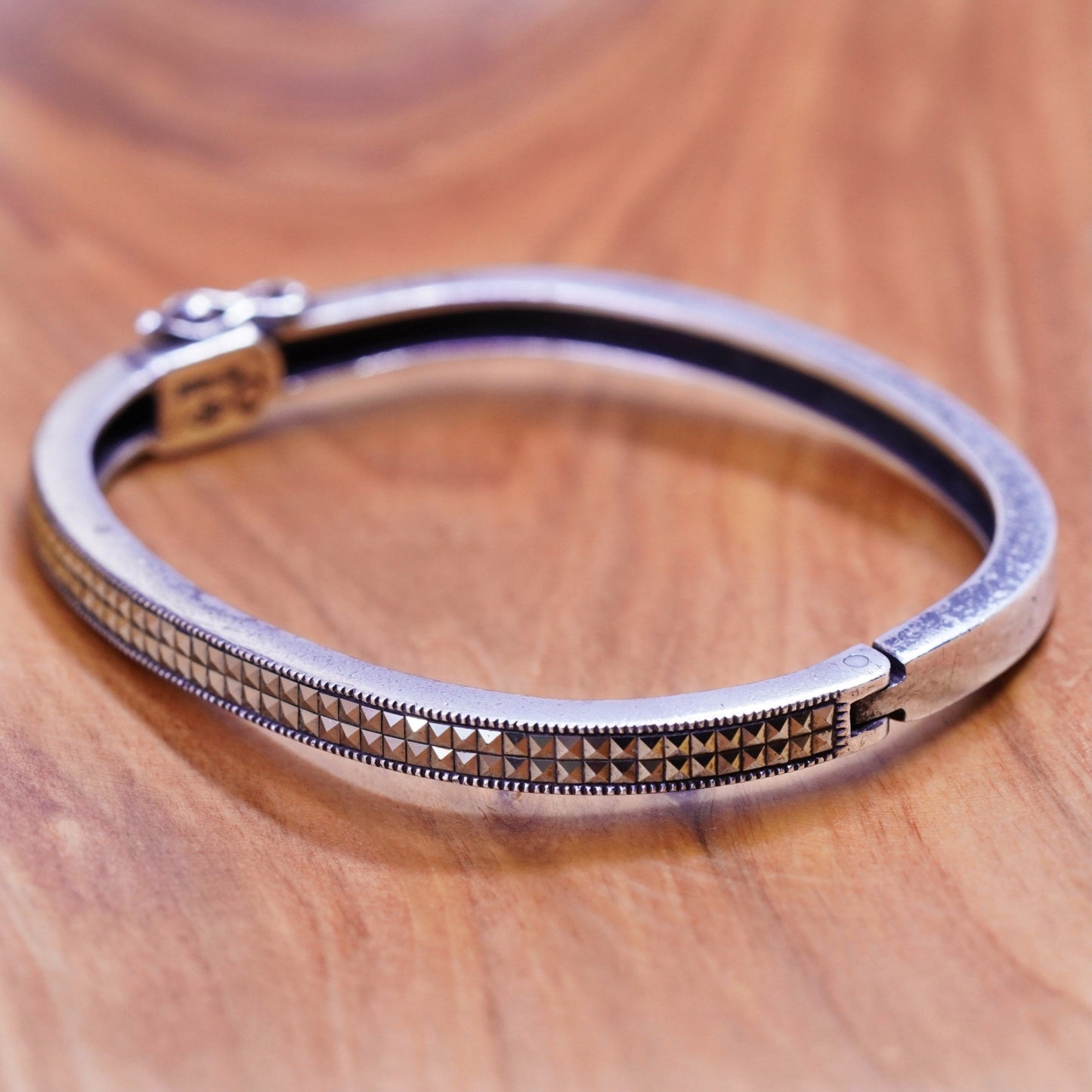 6.75”, vtg Judith Jack sterling silver bracelet, 925 hinged bangle Marcasite