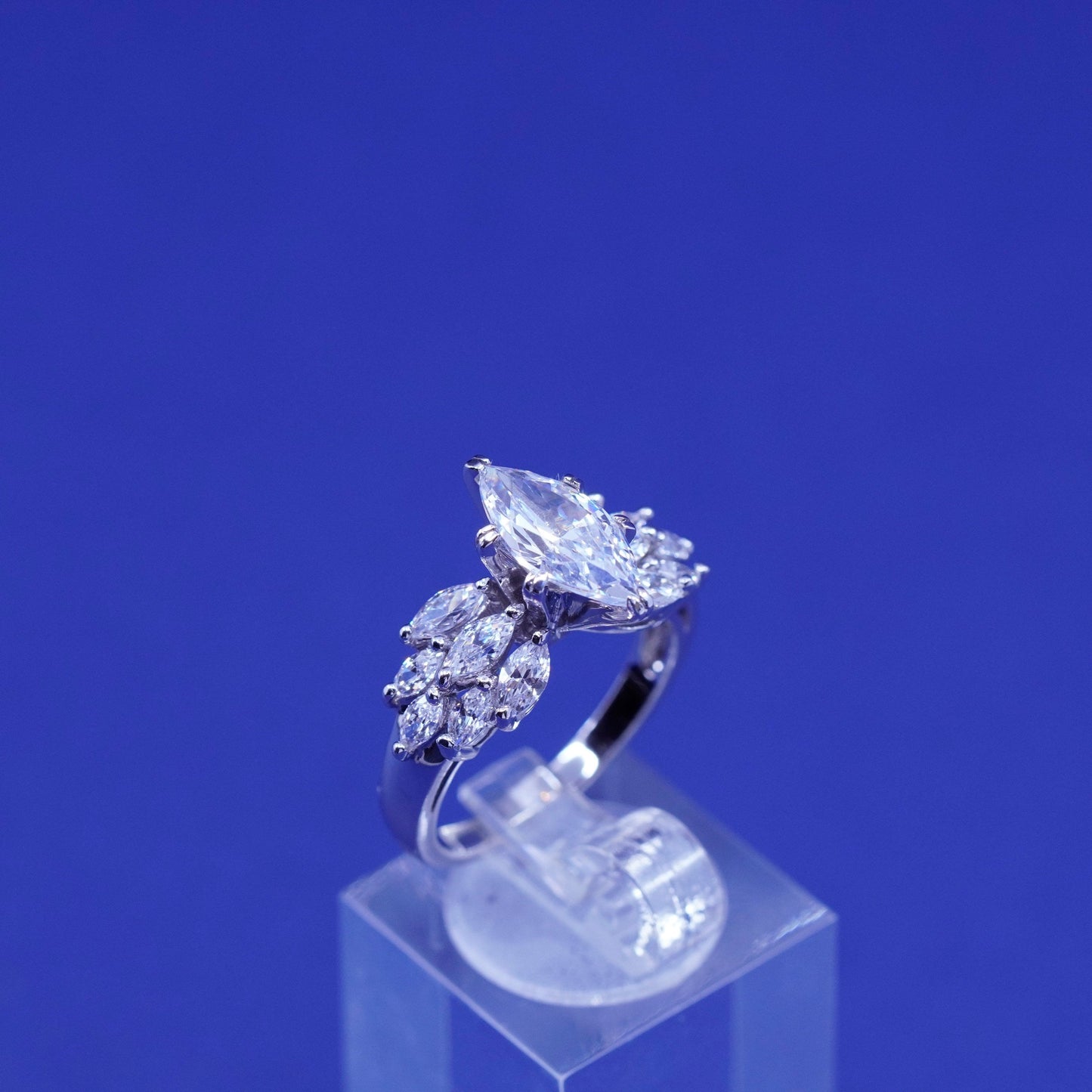 Size 7, vintage Sterling 925 silver engagement ring with clear cz stones
