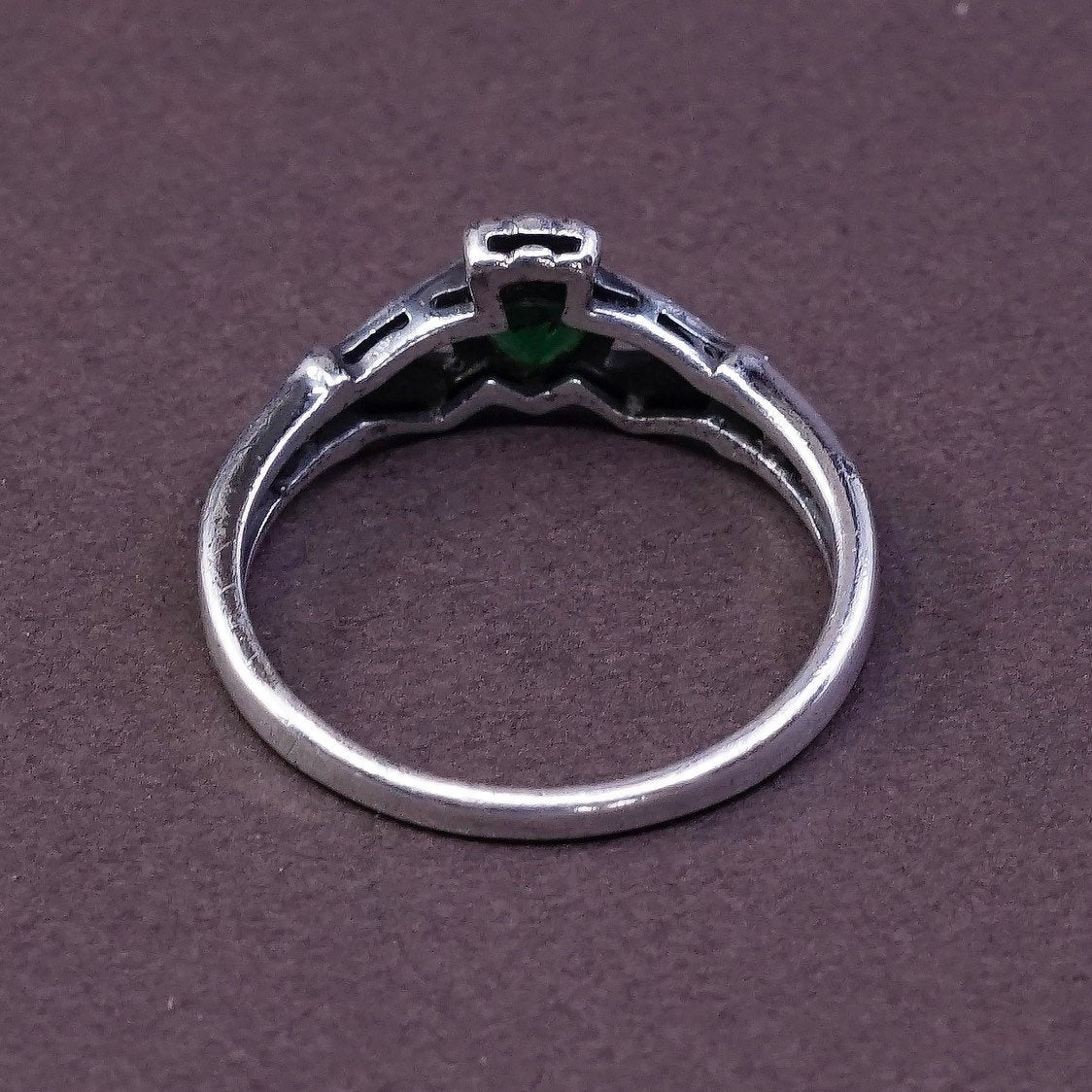 sz 6.5, Solvar sterling silver claddagh ring, holding peridot heart 925 band