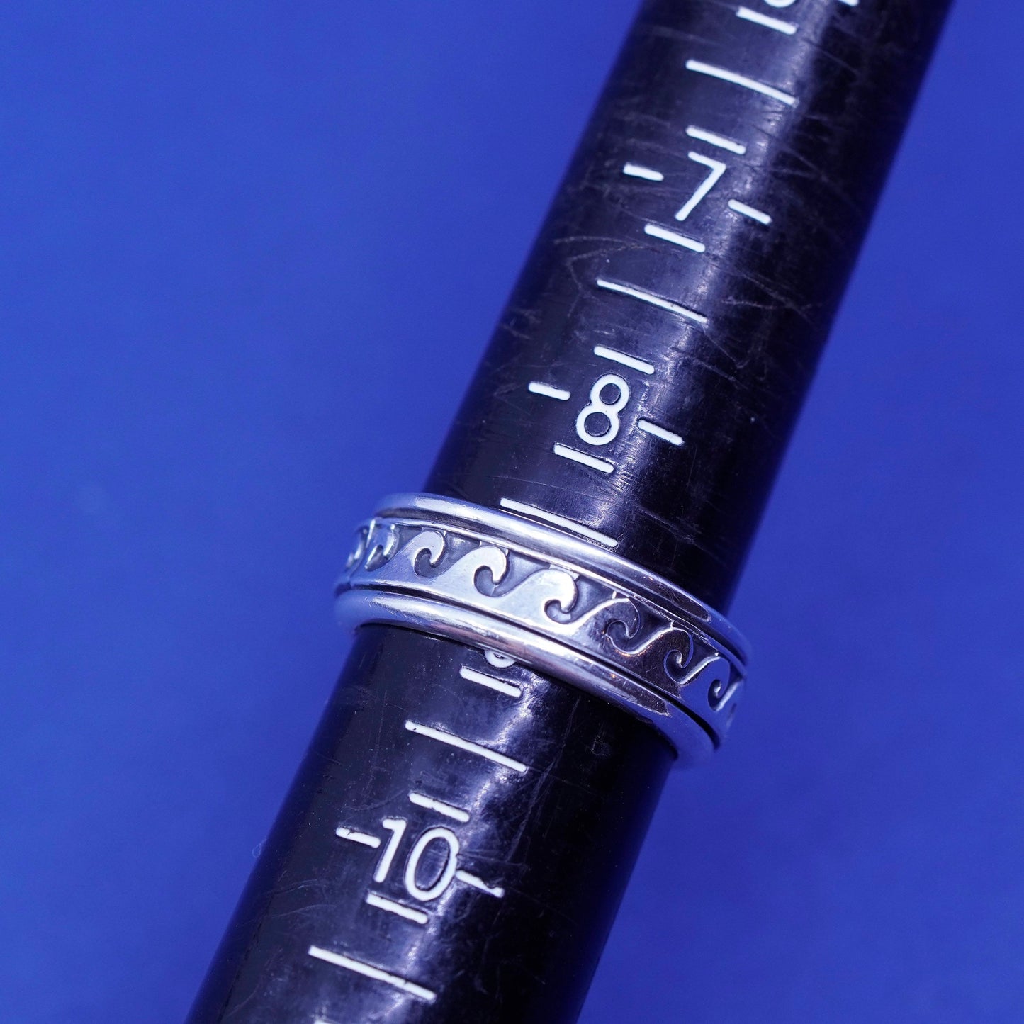 Size 8.5, vintage sterling silver men’s band, 925 wave spinner ring
