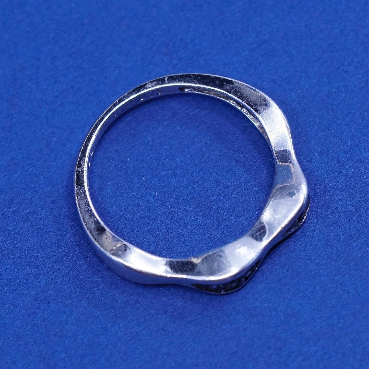 Size 7, vtg JS Sterling silver ring, 925 stackable band with genuine diamonds