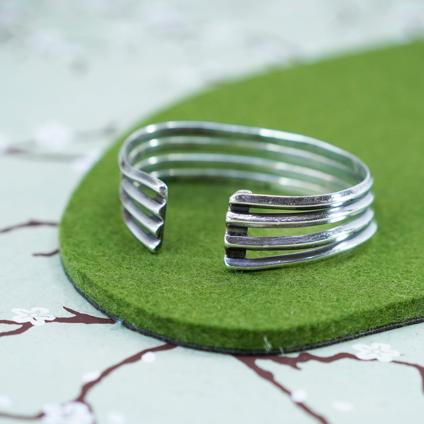 6”, vtg southwestern Sterling silver bracelet, handmade wide 925 ribbed cuff