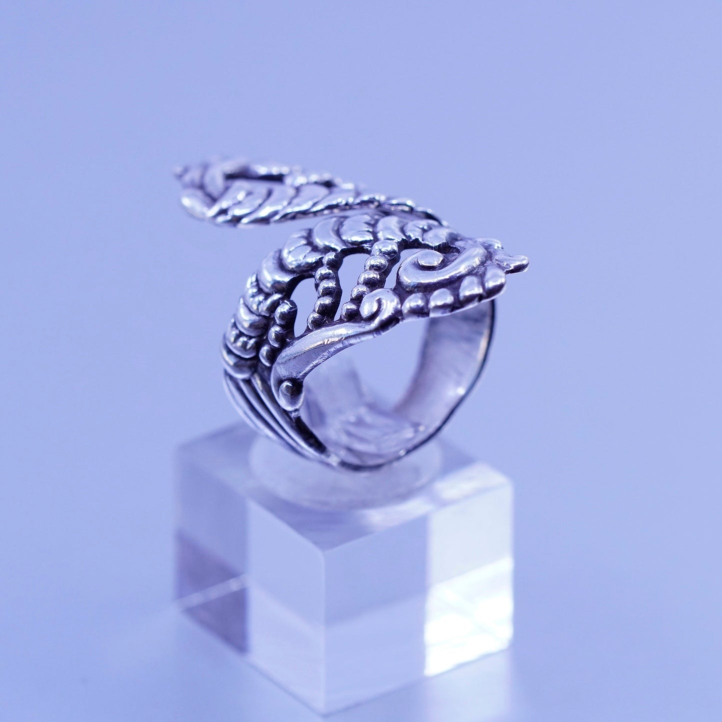 Size adjustable, vtg taxco Sterling 925 silver ring, wrap filigree swirly band