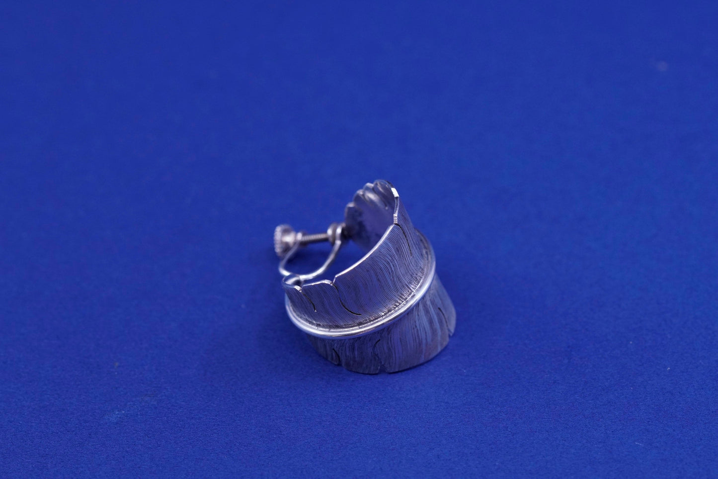 Native navajo Michael Kirk Sterling silver earrings, 925 screw back feather