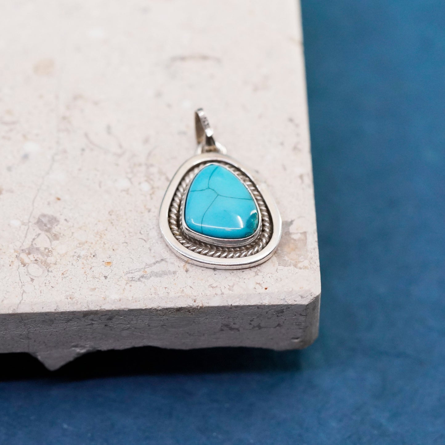 vtg Native American navajo Sterling 925 silver handmade pendant with turquoise