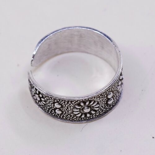 Size 2, Vtg Sterling Silver handmade open end Ring. 925 Flower Band, Stamped 925