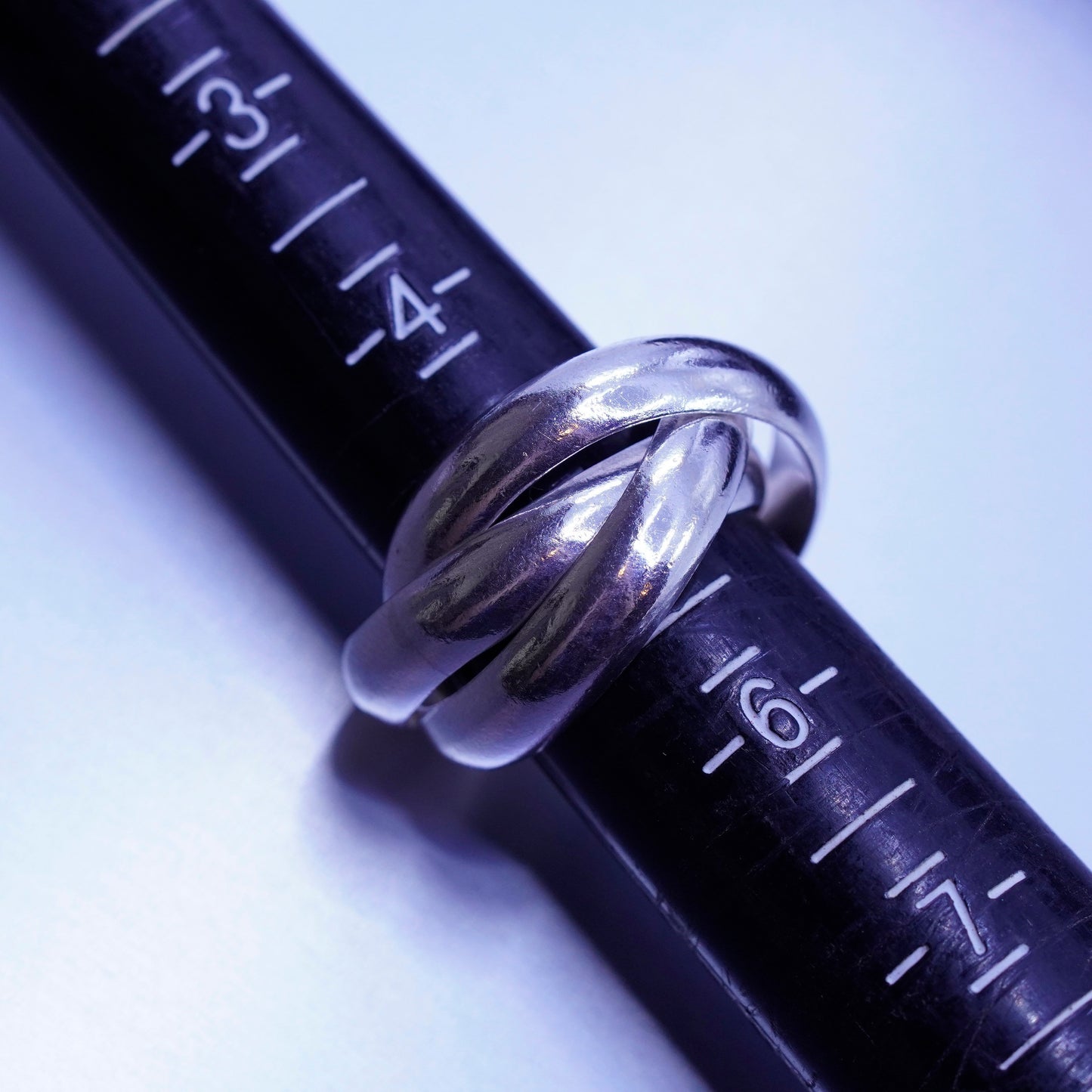 Size 4.75, vintage southwestern Sterling 925 silver entwined ring, multi band