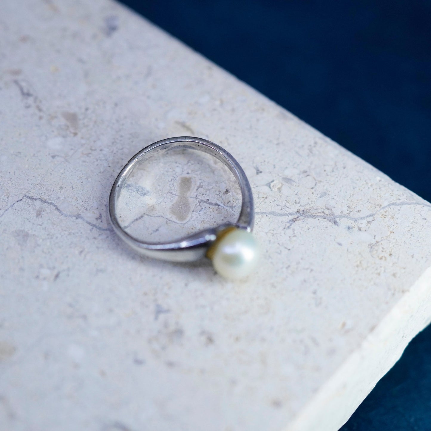 Size 7, vintage sterling 925 silver statement ring band with pearl
