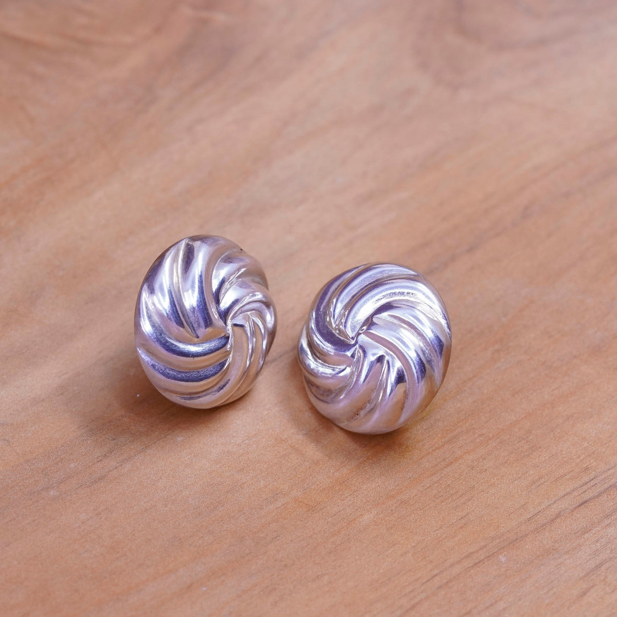 Vintage Sterling silver ribbed studs, 925 earrings