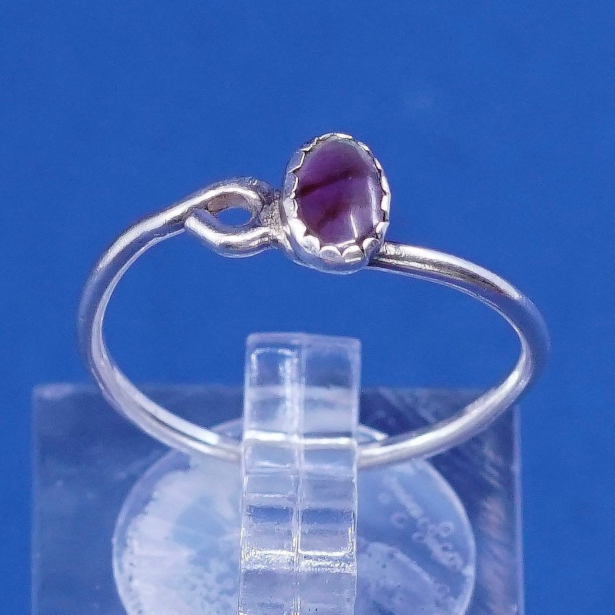 Size 7, vtg sterling silver handmade ring, 925 w/ oval mother of pearl inlay