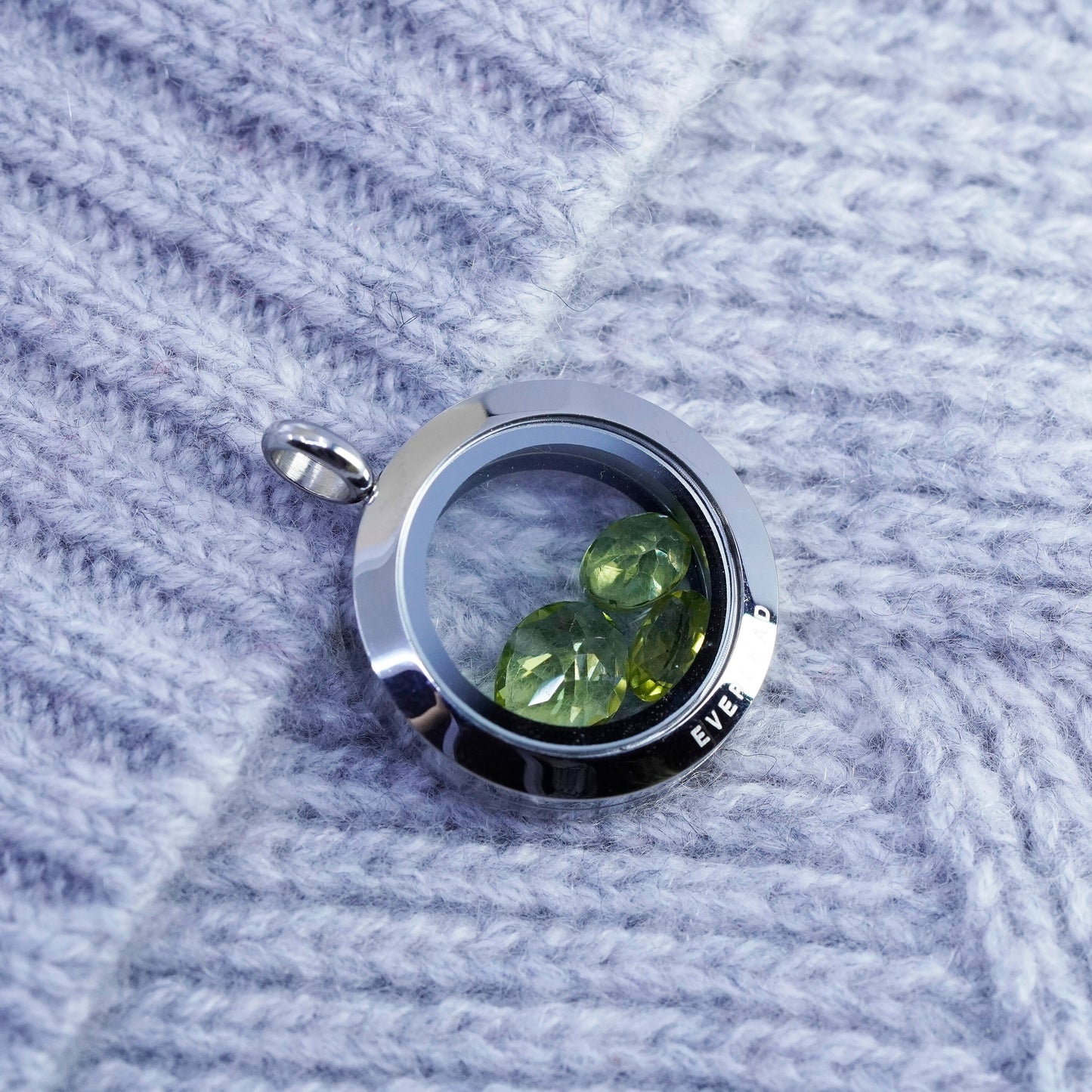 Everlead silver tone charm pendant with peridot floating charms
