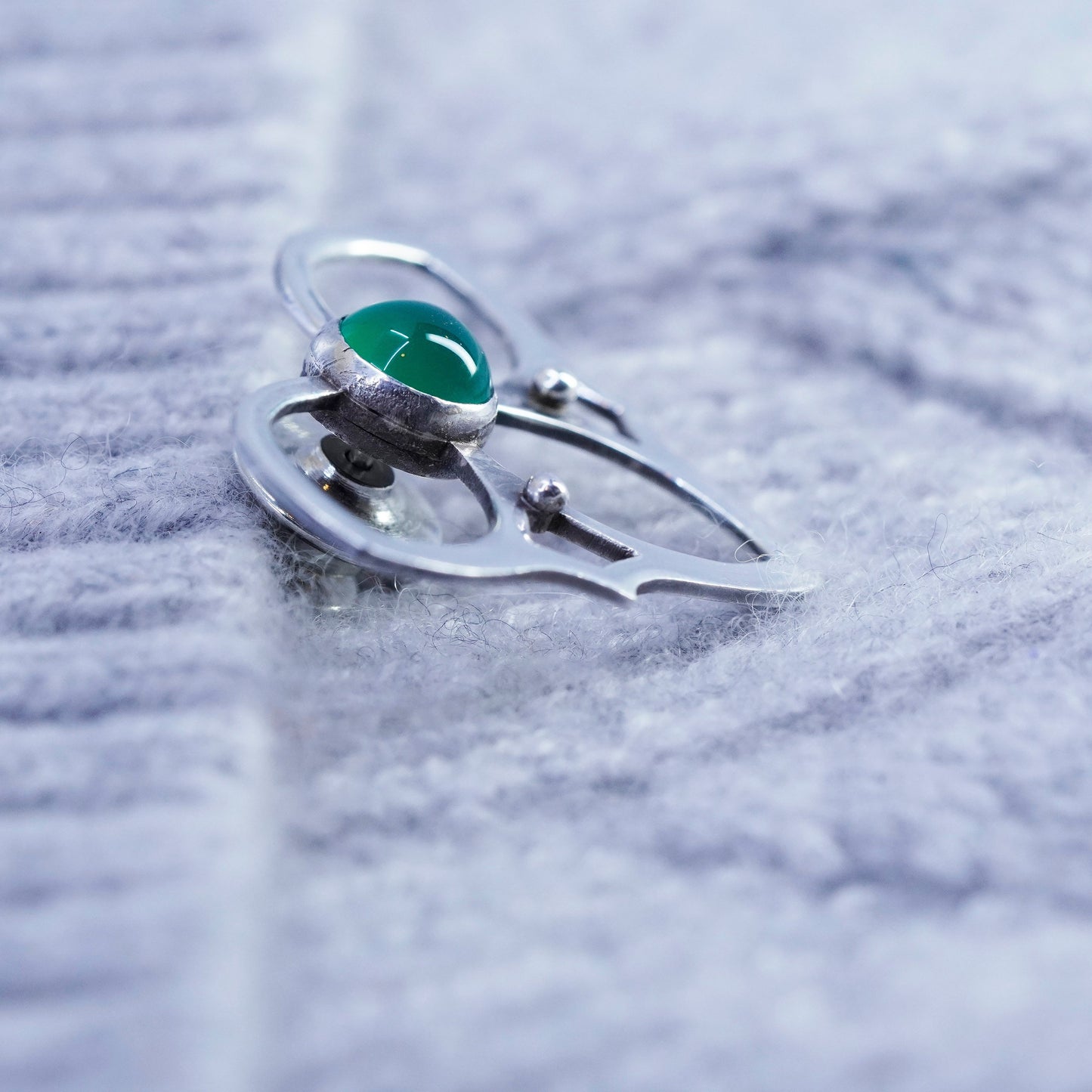 Vintage Sterling 925 silver handmade brooch pin with emerald