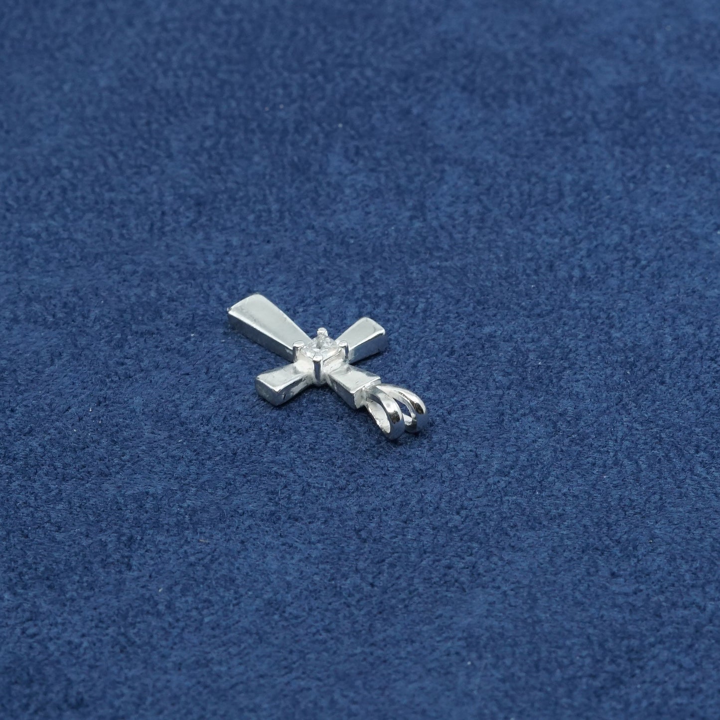 vtg Sterling silver handmade pendant, 925 cross w/ crystal details