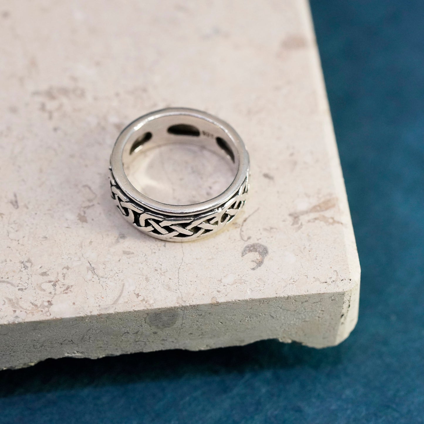 Size 7.5, vtg sterling silver spinner ring, 925 handmade Irish Celtic knot band
