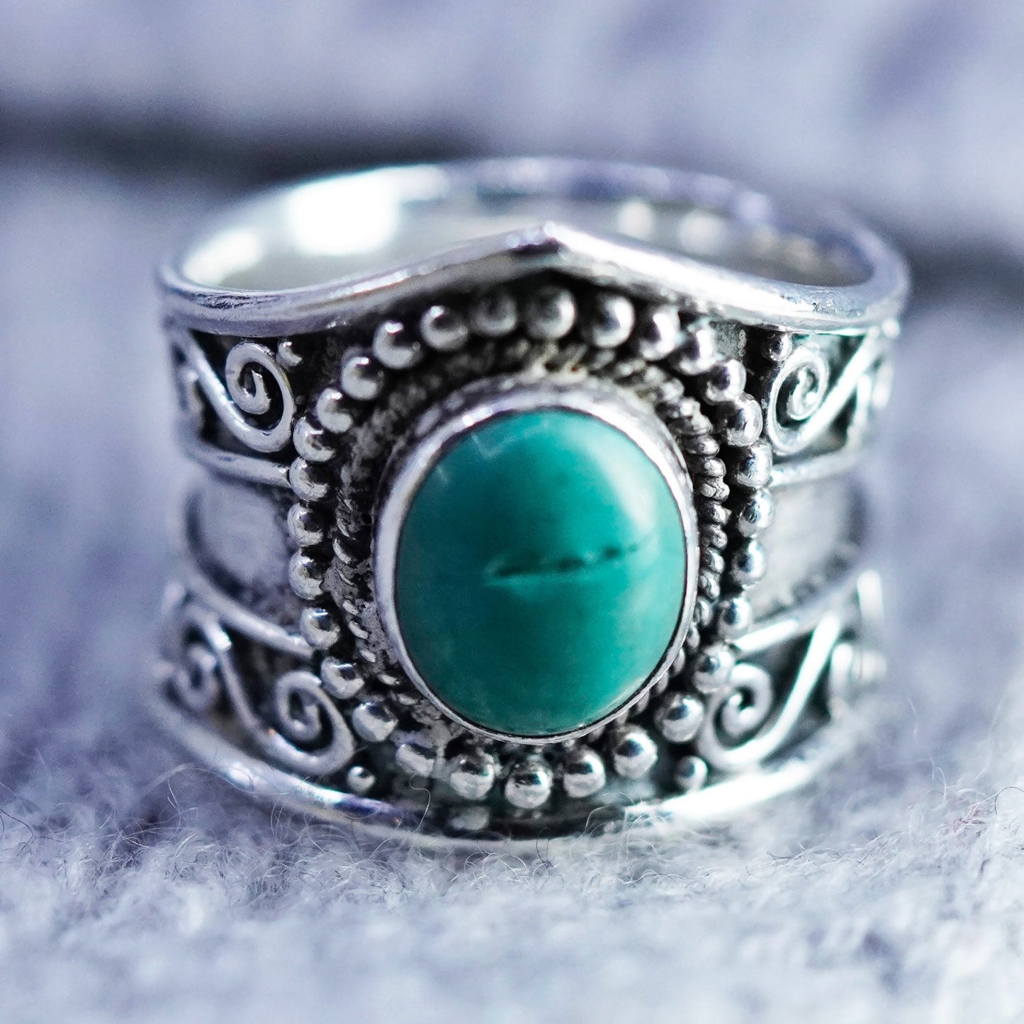Size 8.5, Southwestern Sterling 925 silver handmade Bali ring with turquoise
