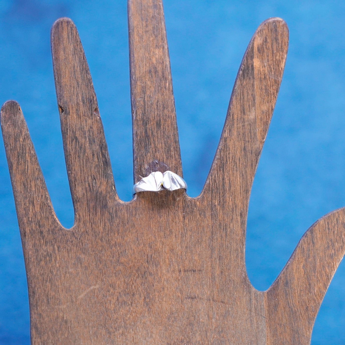 Size 7.5, vintage Sterling silver handmade ring, 925 leaf band mother of pearl