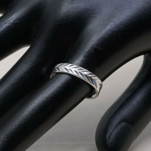 Size 6.25, Vtg Sterling Silver handmade open end Ring. 925 Band W/ Diamond Cut