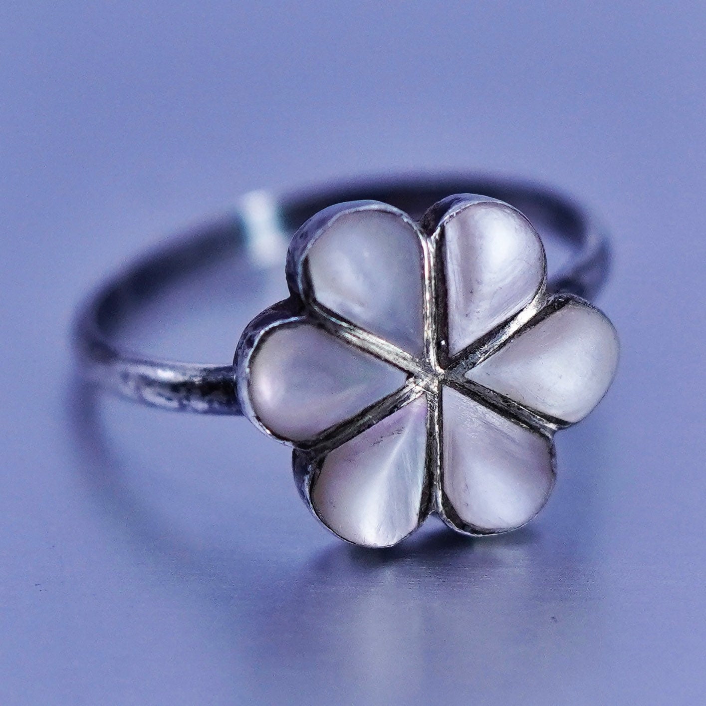 Size 6.25, Native American navajo Sterling 925 silver ring mother of pearl