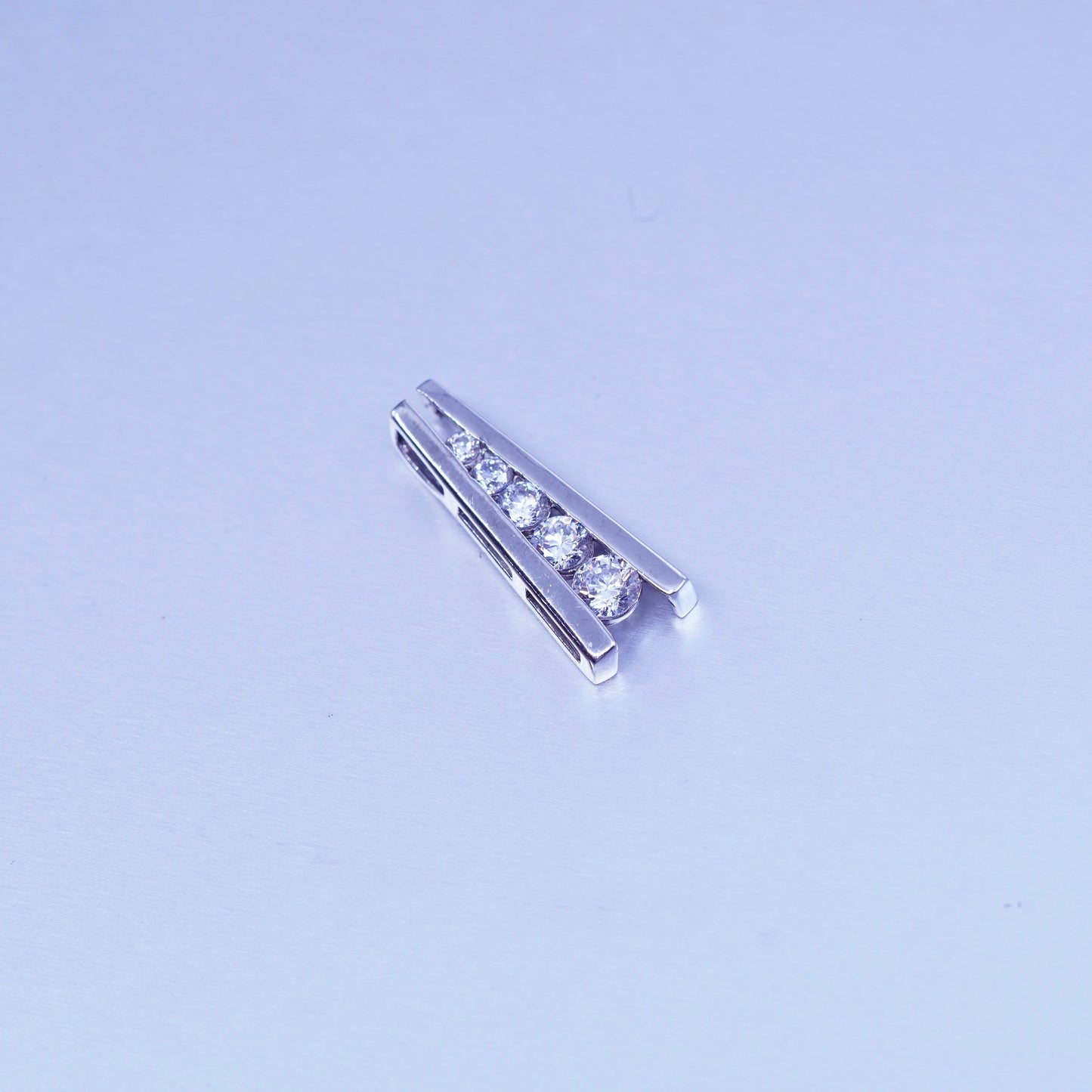 antique sterling 925 silver pendant with round Cz