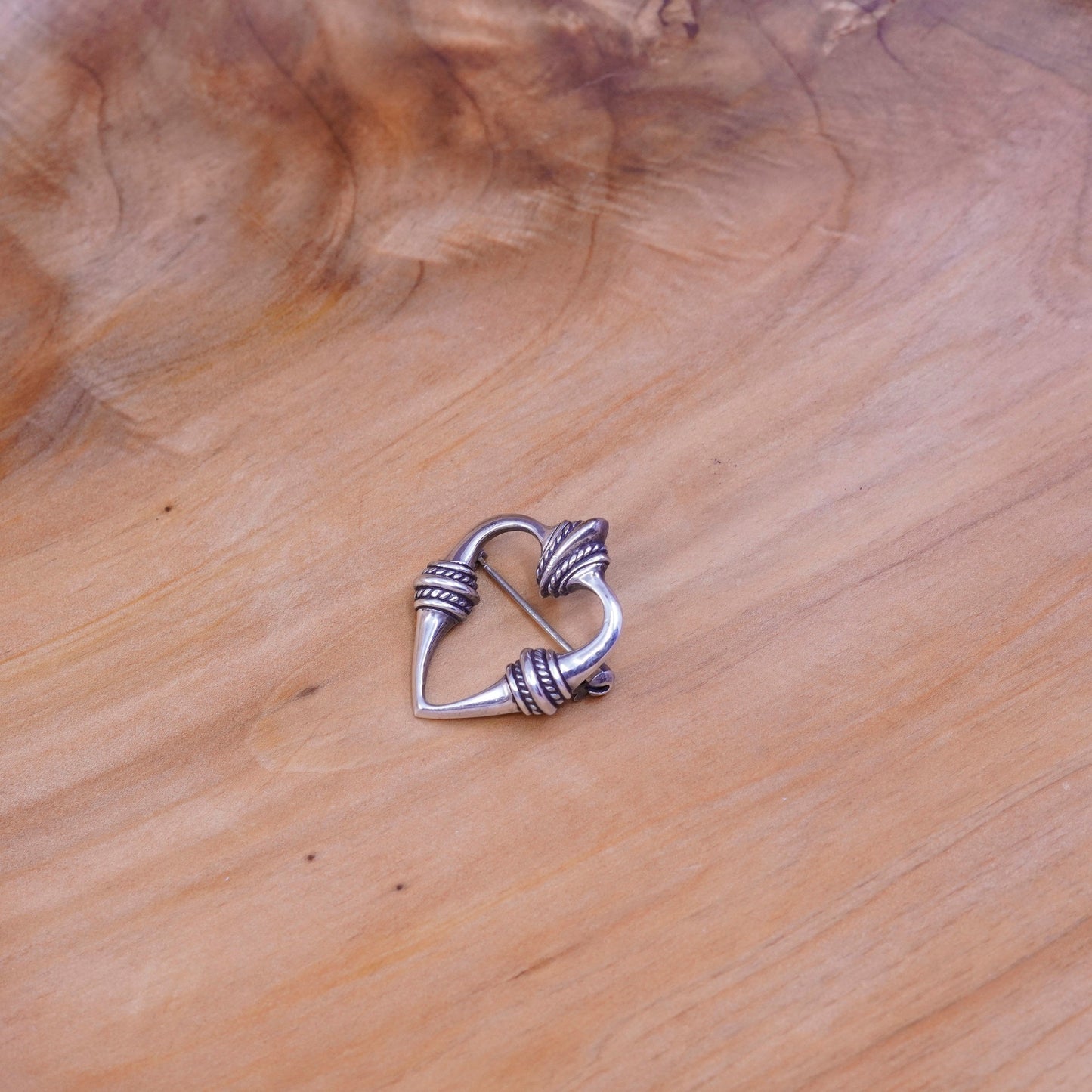 Vintage handmade modern sterling 925 silver heart brooch with cable around