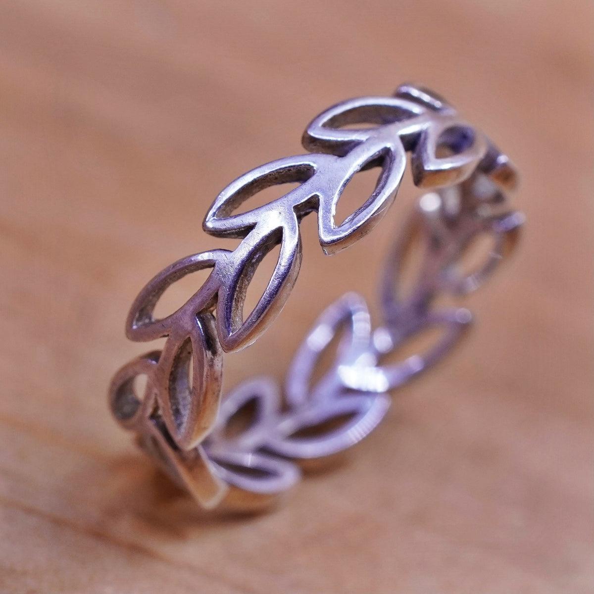Size 7.25, Vintage Sterling silver handmade ring, 925 leaf band
