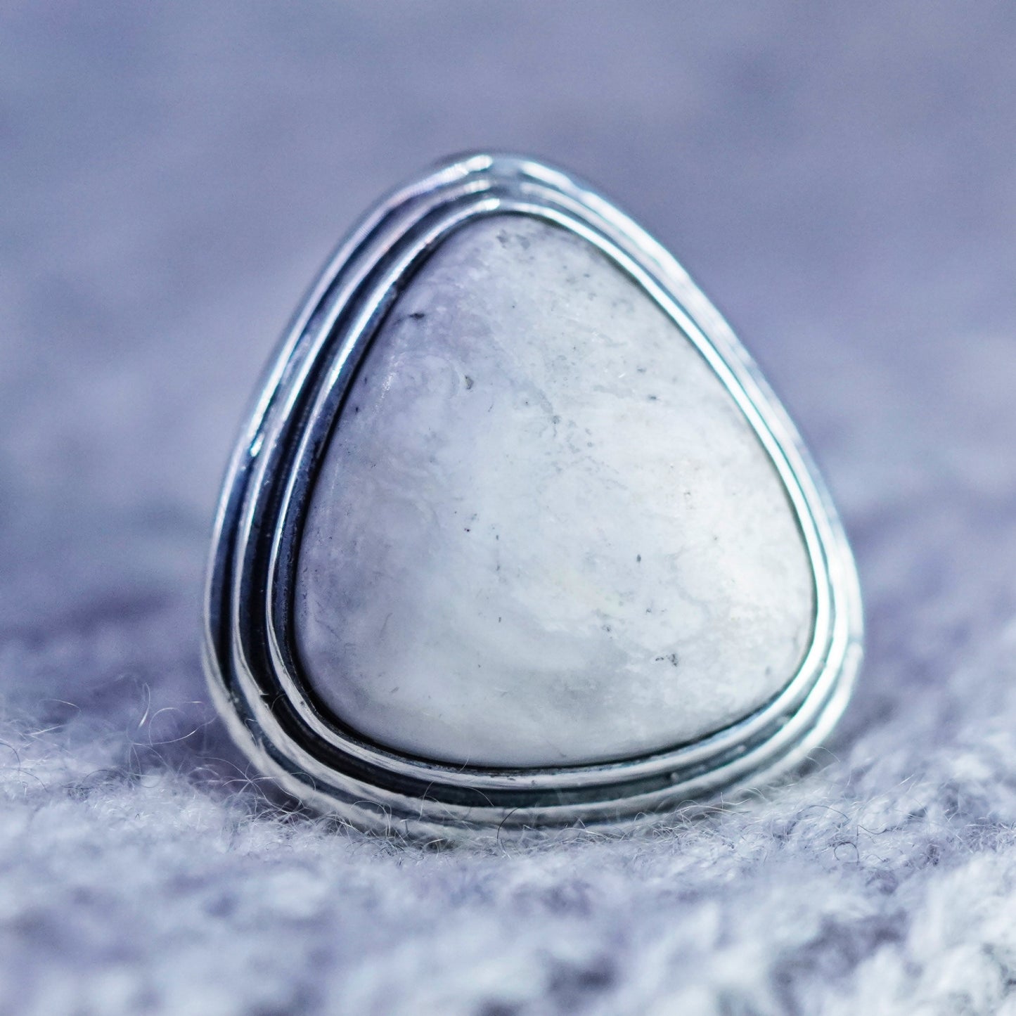 Size 5, vintage Sterling 925 silver handmade ring with triangular howlite