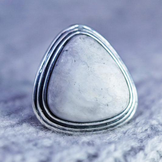 Size 5, vintage Sterling 925 silver handmade ring with triangular howlite
