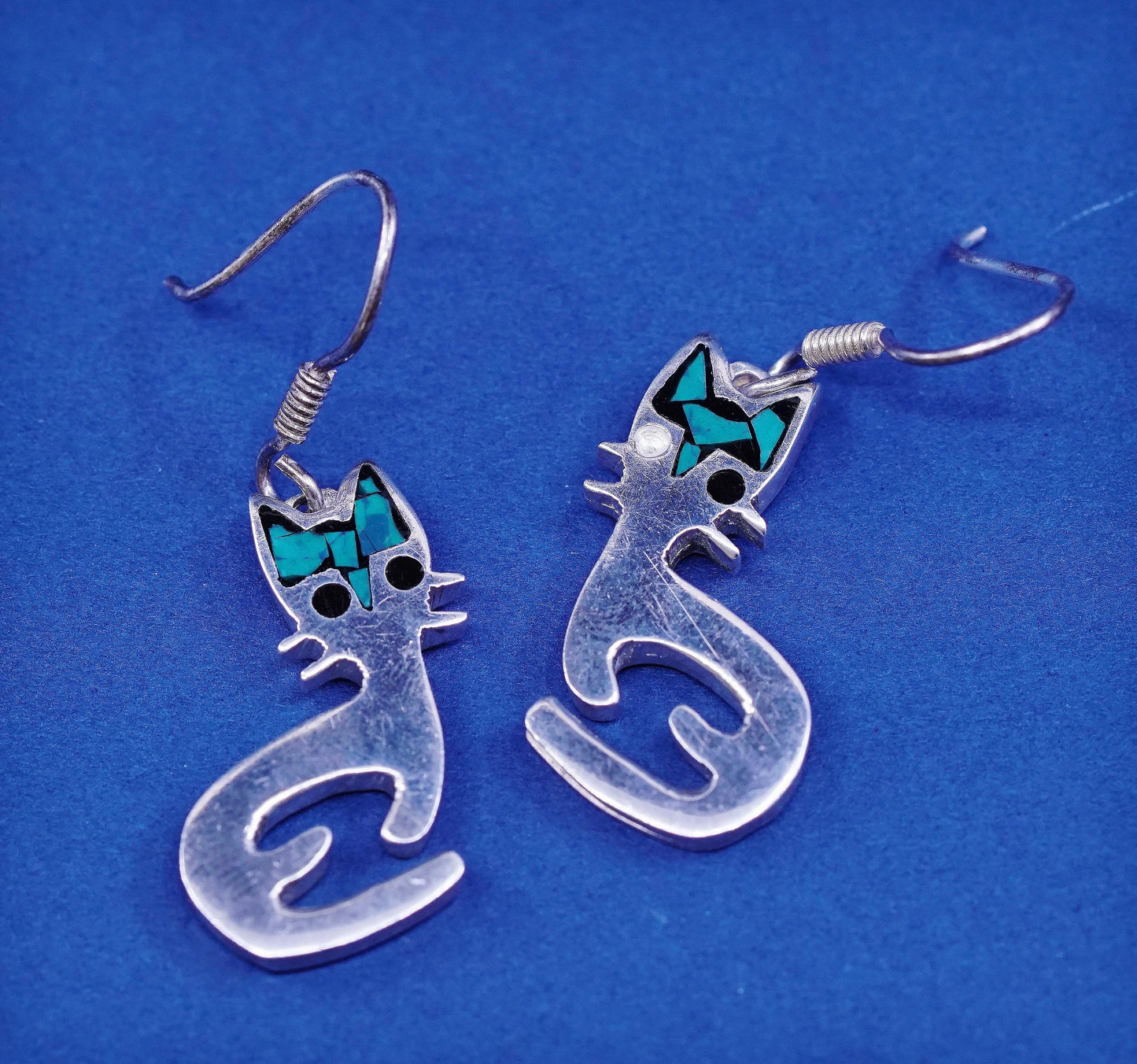 vtg sterling silver handmade earrings, 925 cat dangles w/ malachite