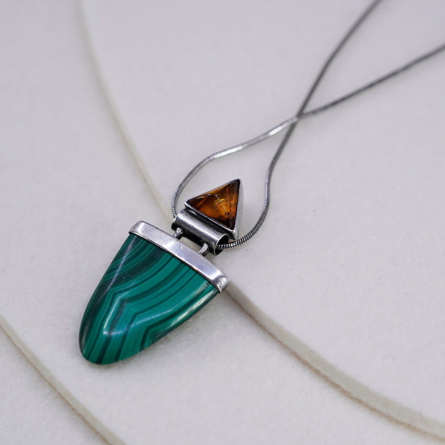 16”, Sterling silver necklace, 925 snake chain with malachite pendant amber