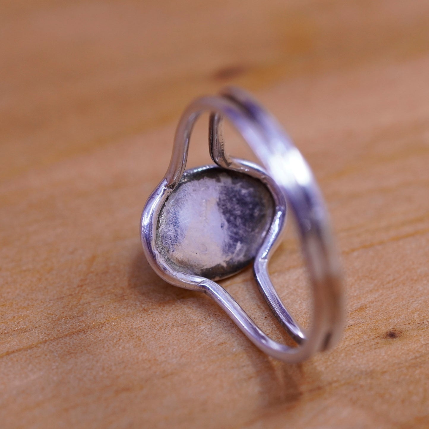 Size 8.5, vintage Sterling 925 silver handmade ring with garnet