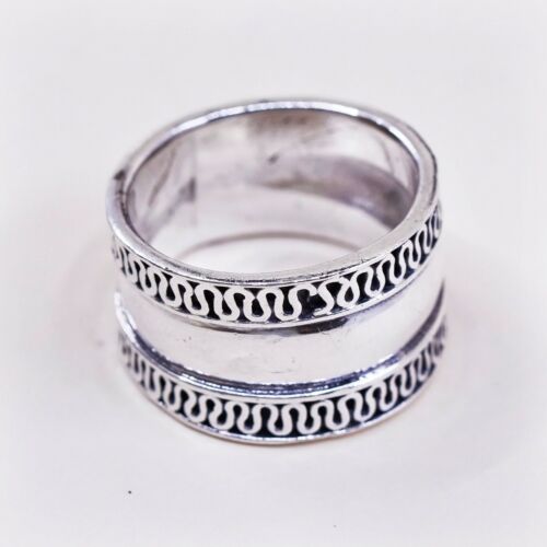 Size 8, Vtg Sterling Silver Handmade ribbed Ring 925 Silver warrior Band
