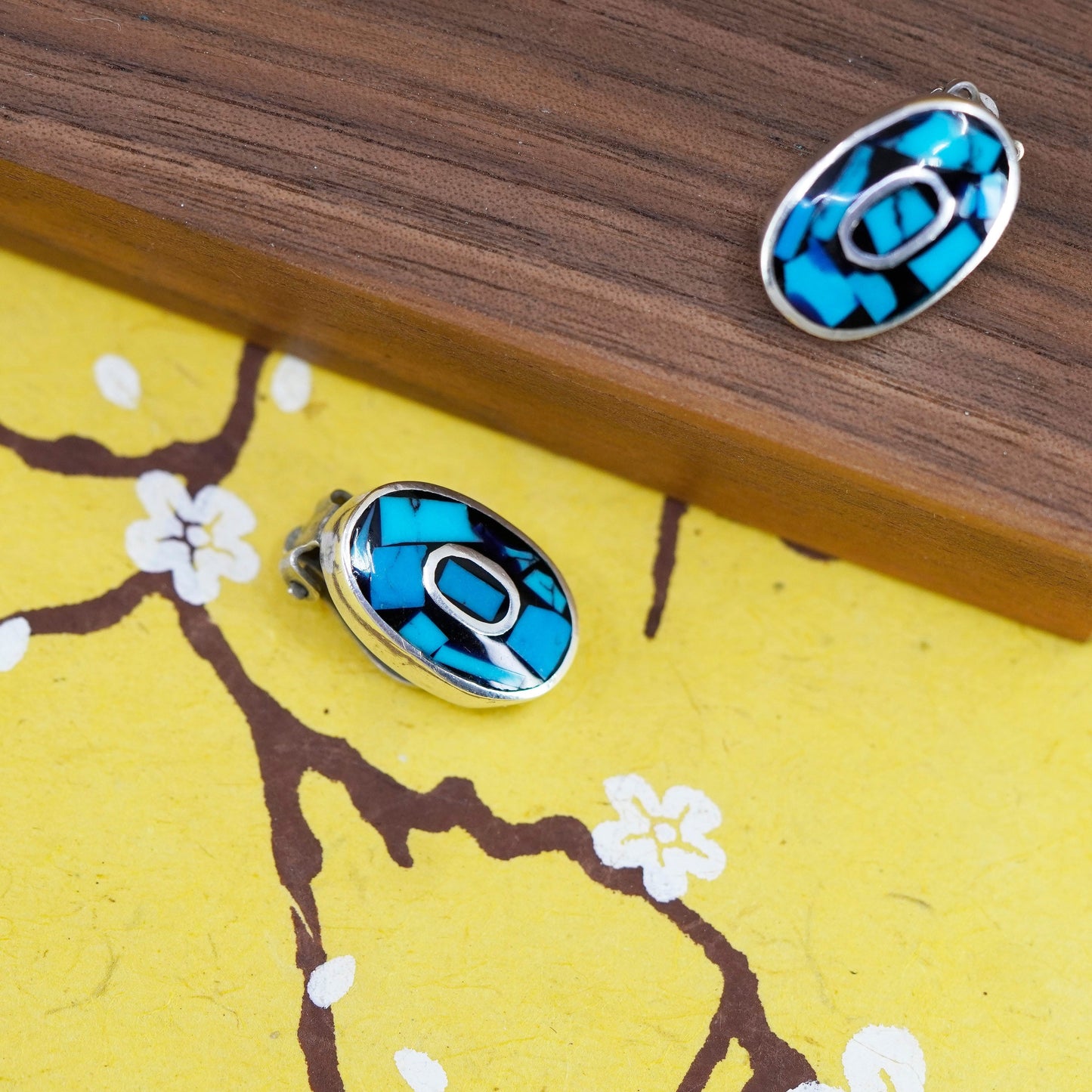 Vintage Mexico Sterling silver handmade earrings, oval 925 clip on w/ turquoise
