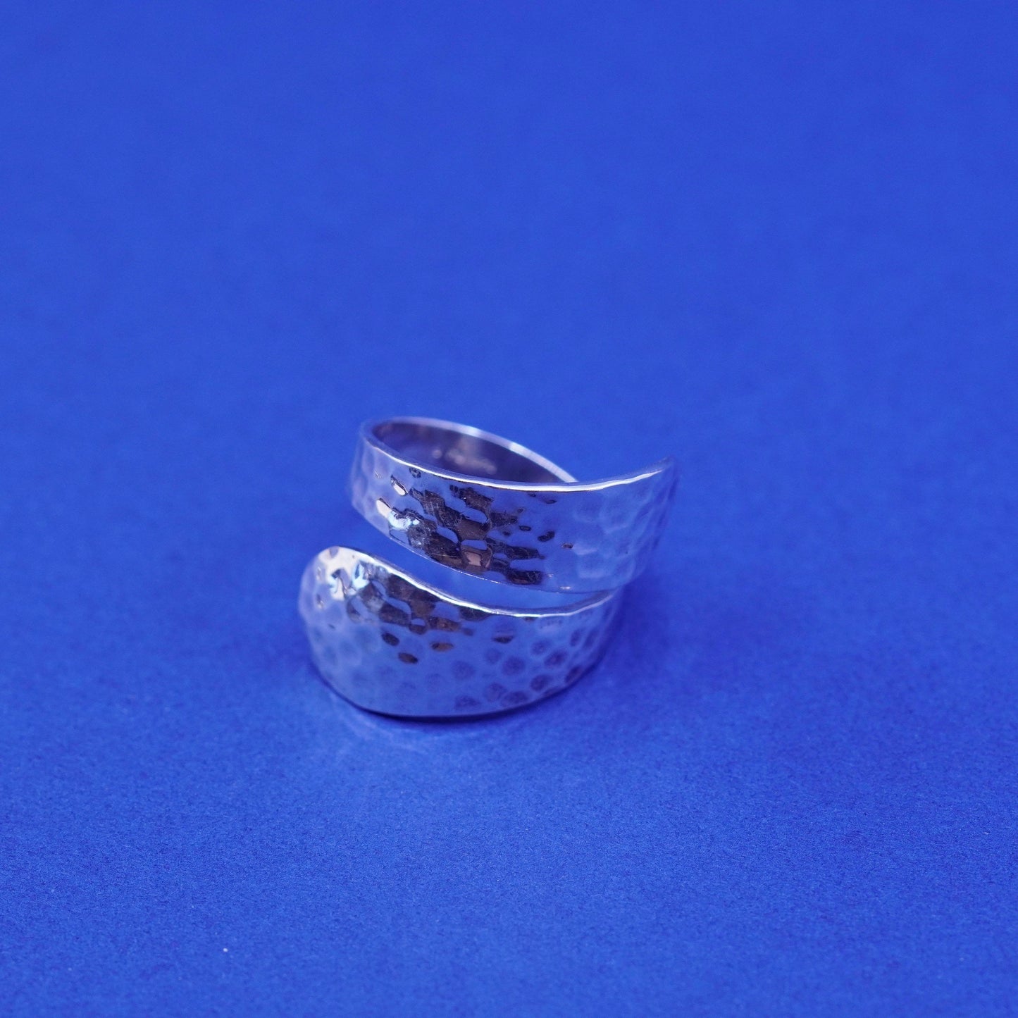 Size 8, vintage Sterling silver handmade hammered wrapped ring, modern 925 band