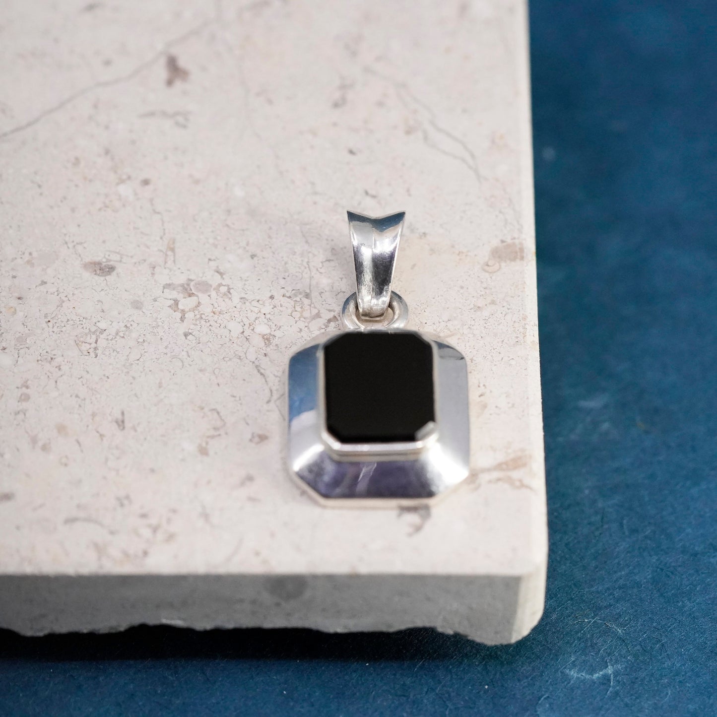 Vintage Mexico Sterling 925 silver handmade pendant with rectangular onyx