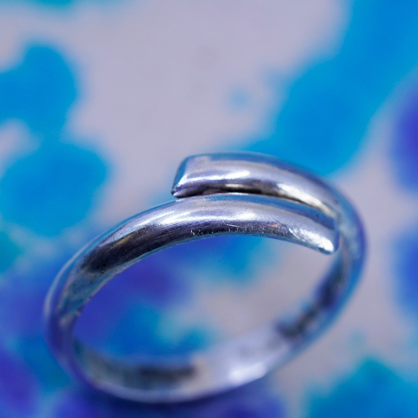 Size 8, vtg Sterling silver handmade wrapped ring, modern 925 statement ring