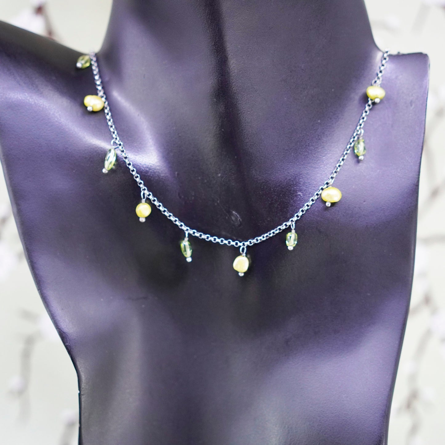 16”, Vintage sterling silver handmade necklace with pearl and peridot beads