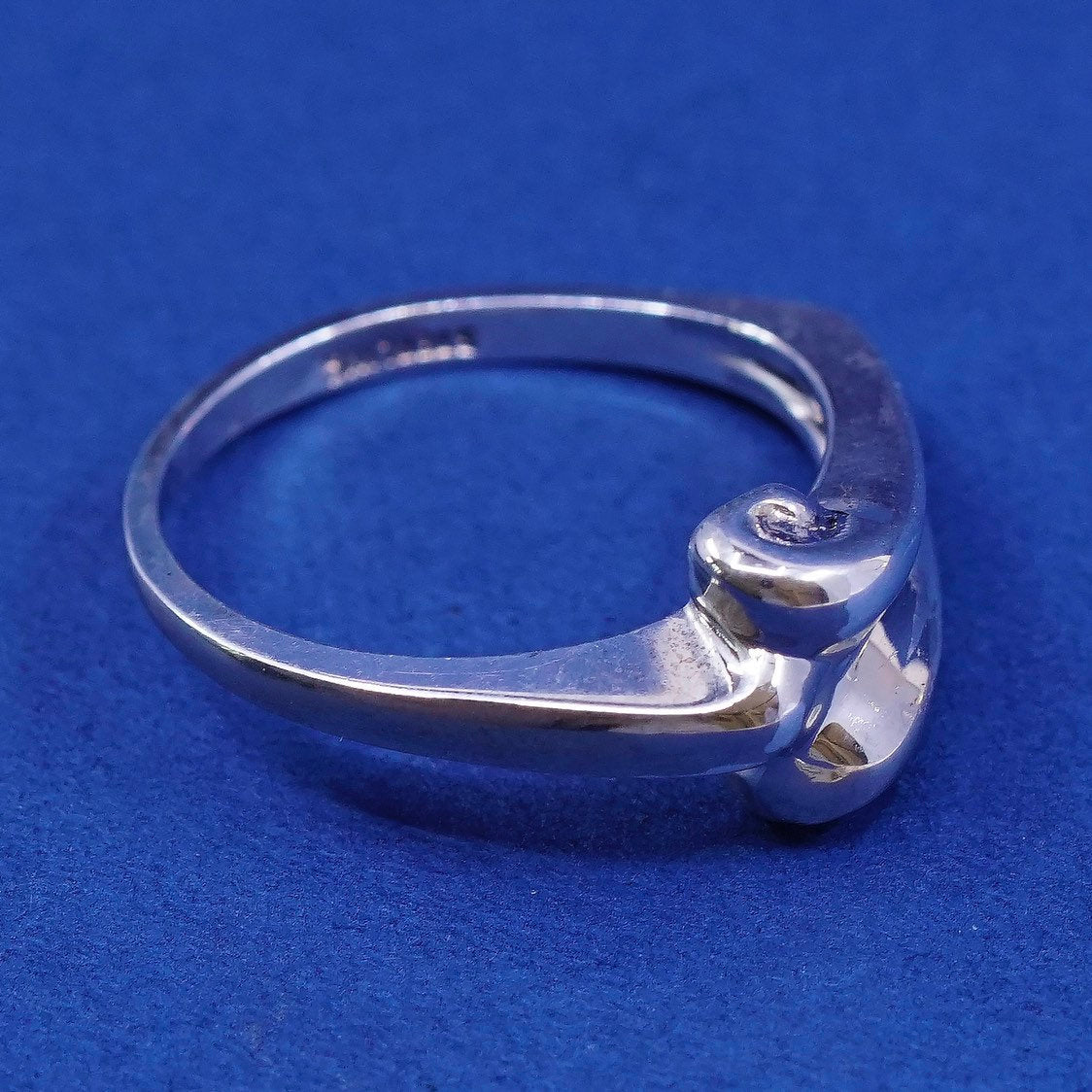 sz 7.5, vtg Sterling silver handmade ring, 925 wide swirly band