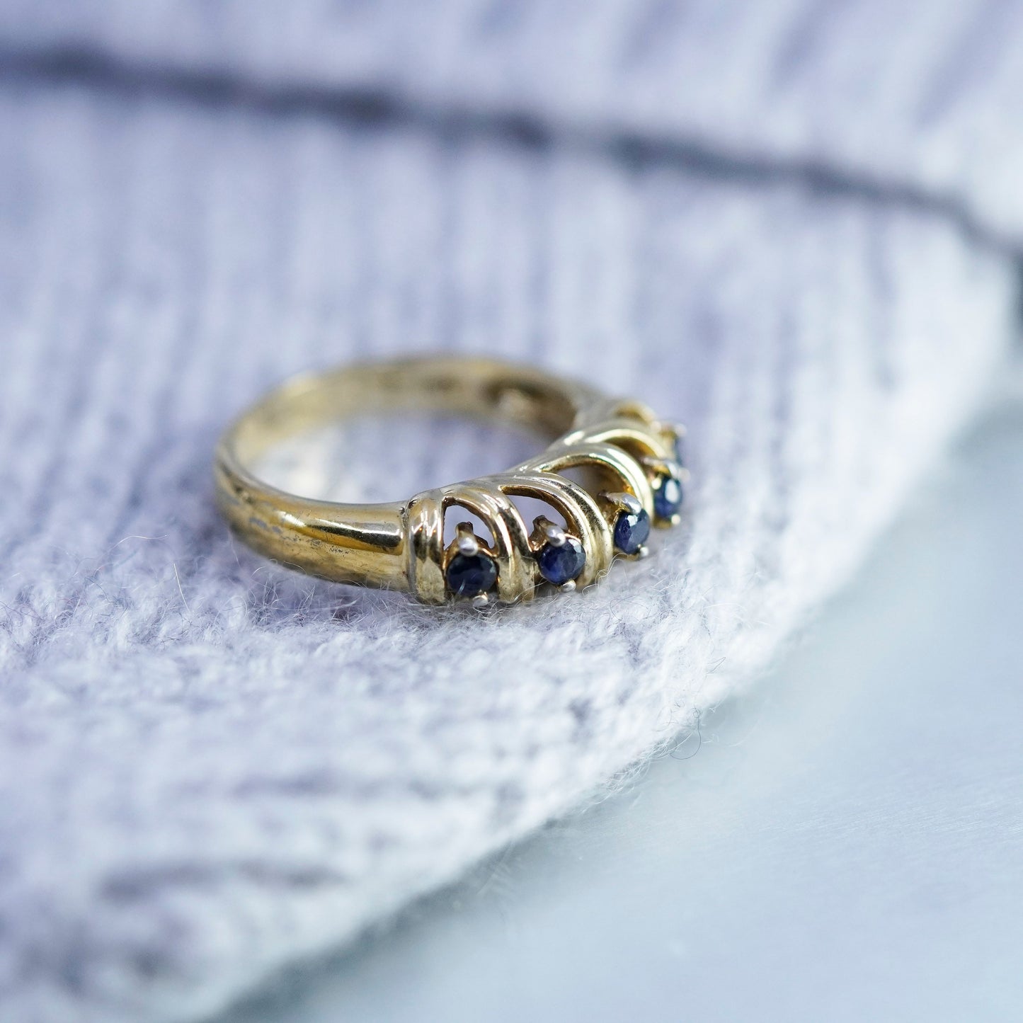 Size 8.25, vintage vermeil gold filled Sterling 925 silver ring with sapphire