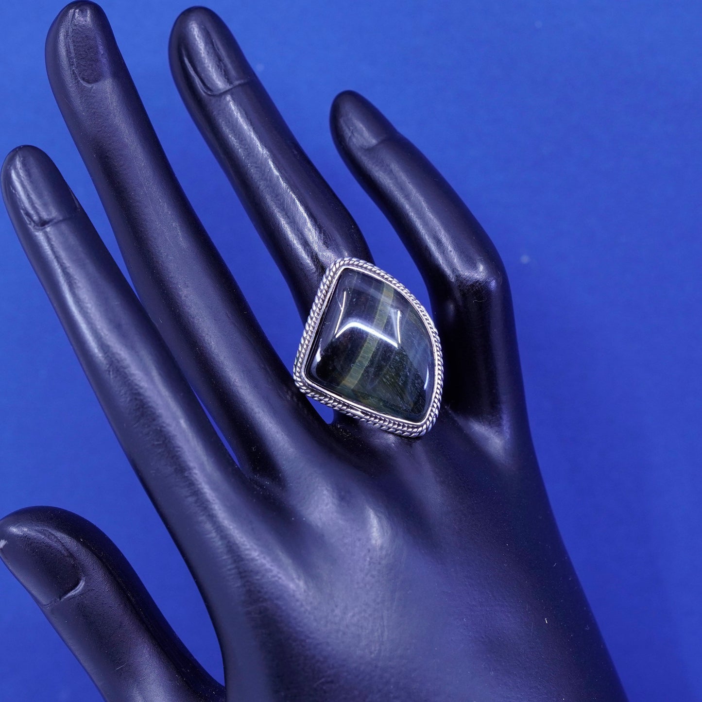 Size 9.25, vtg Sterling 925 silver handmade ring with green tiger eye and cable