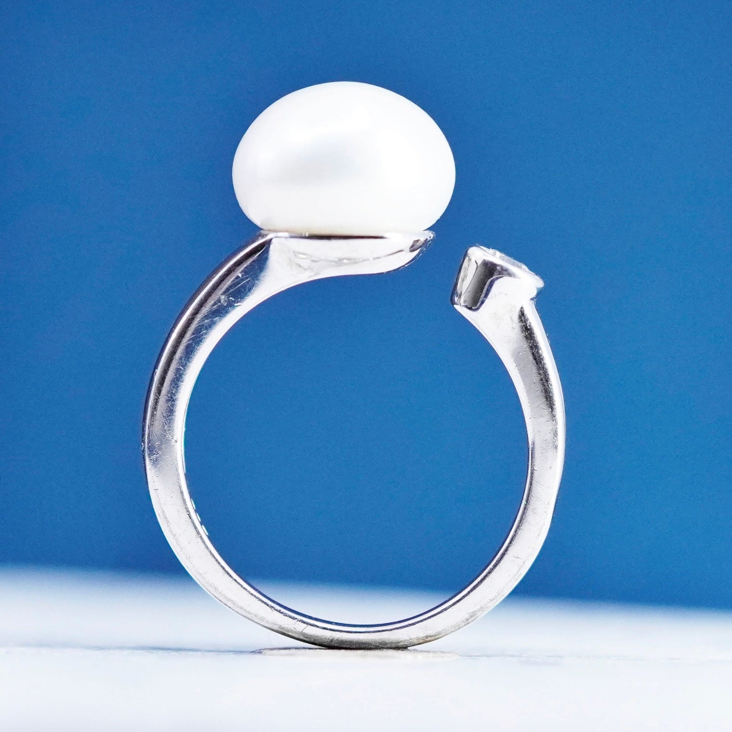 Size 5.75, vintage sterling 925 silver statement ring band with pearl and cz