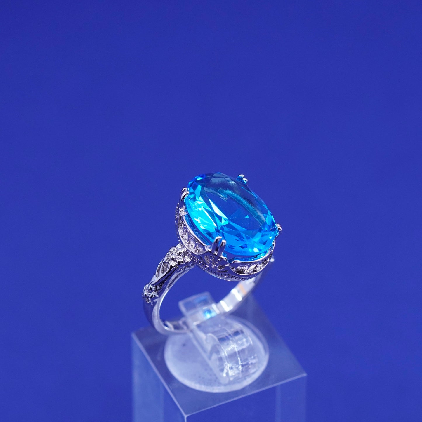 Size 7.25, vintage Sterling 925 silver handmade ring with topaz