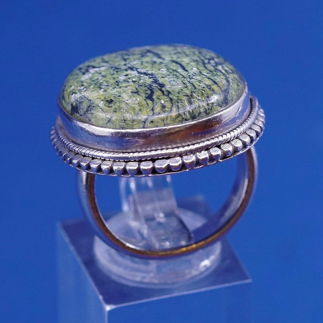 sz 4.75, vtg Sterling silver handmade ring, 925 Statement ring w/ green stone