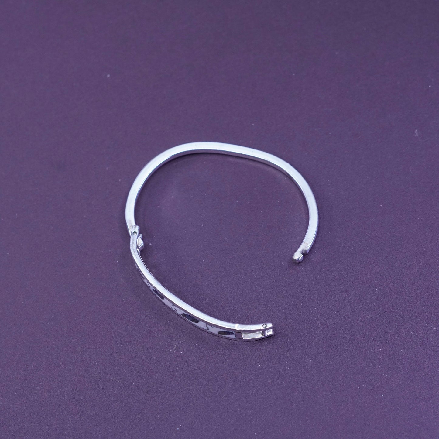 5.5”, Taxco alpaca silver handmade bracelet, hinged bangle with abalone leaves