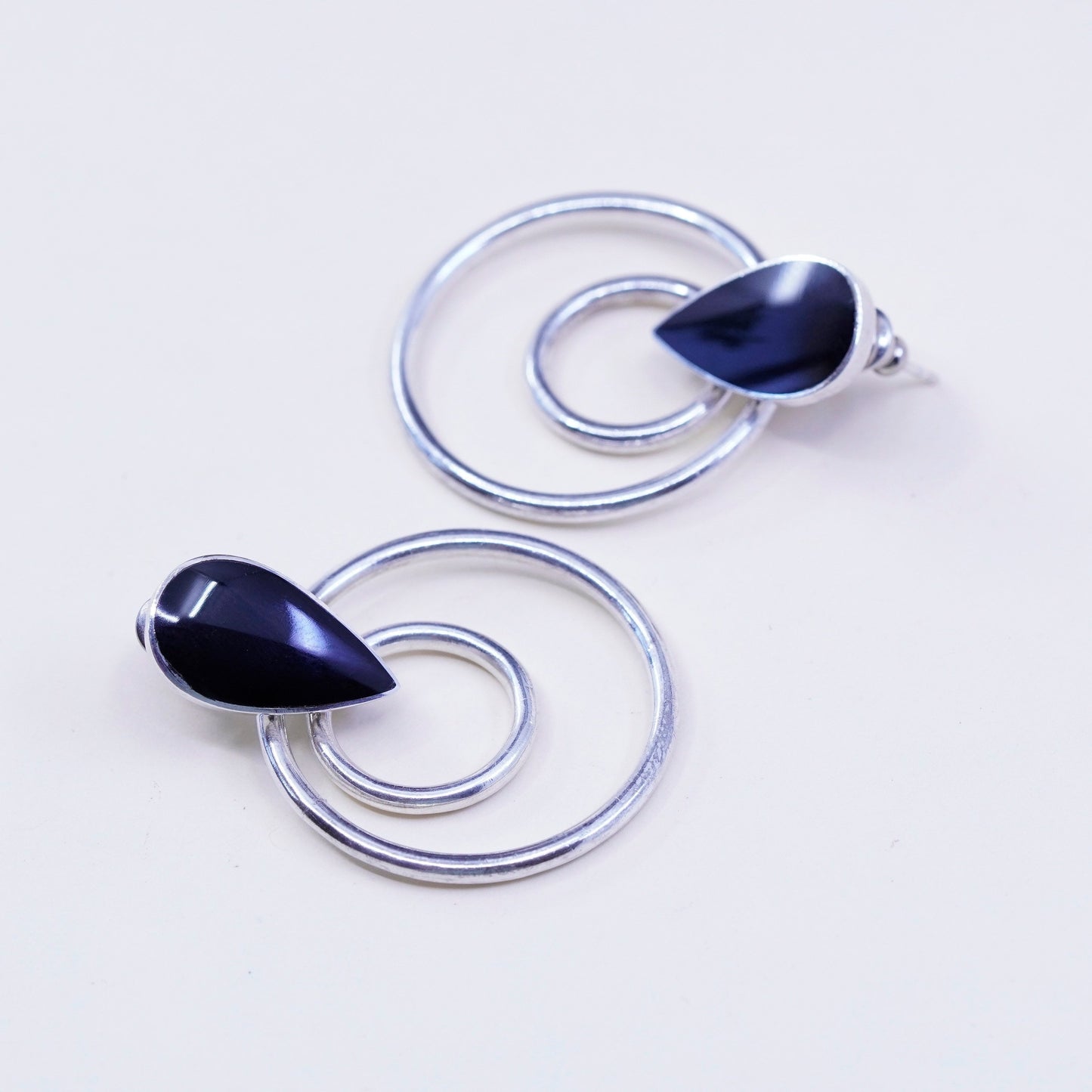 1.5”, vtg Sterling 925 silver handmade circle earrings with teardrop obsidian