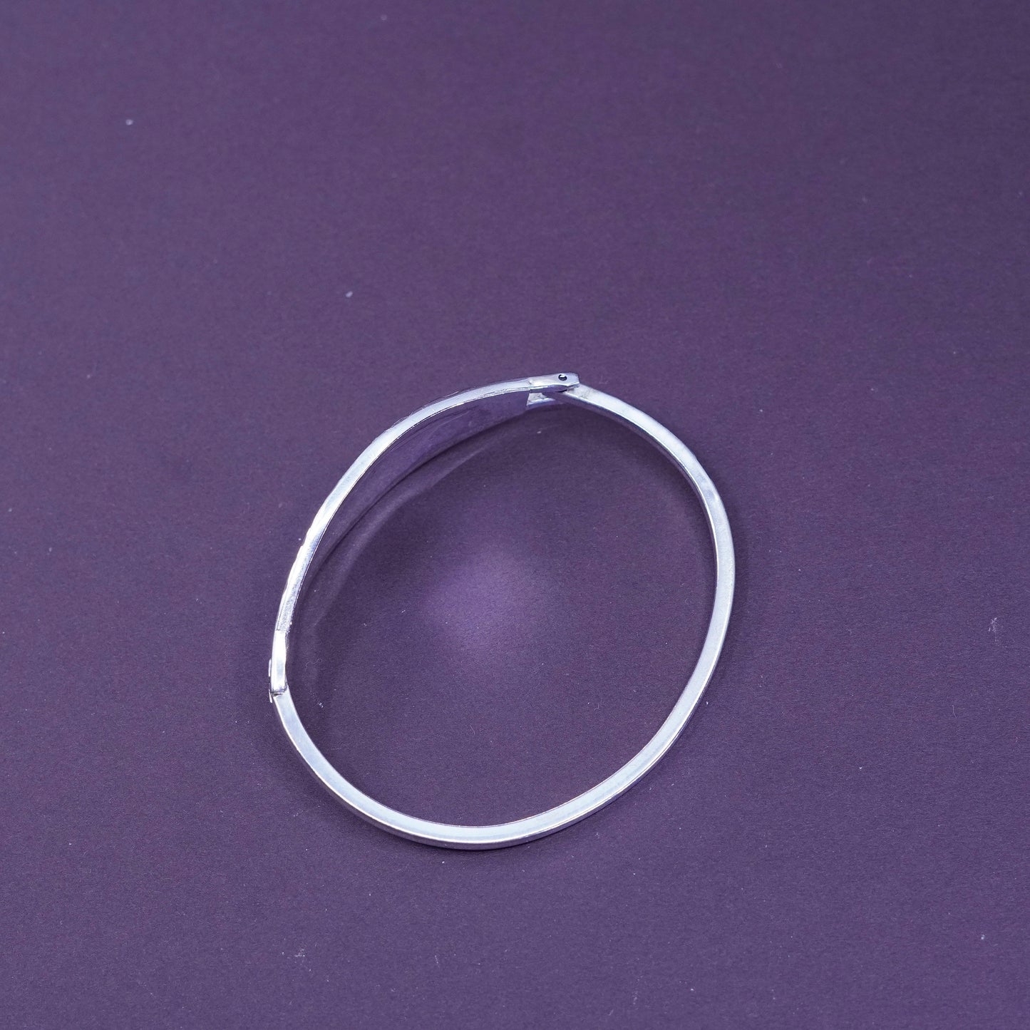 6.5”, silver bracelet, Mexico alpaca hinged ribbed bangle enamel abalone flower