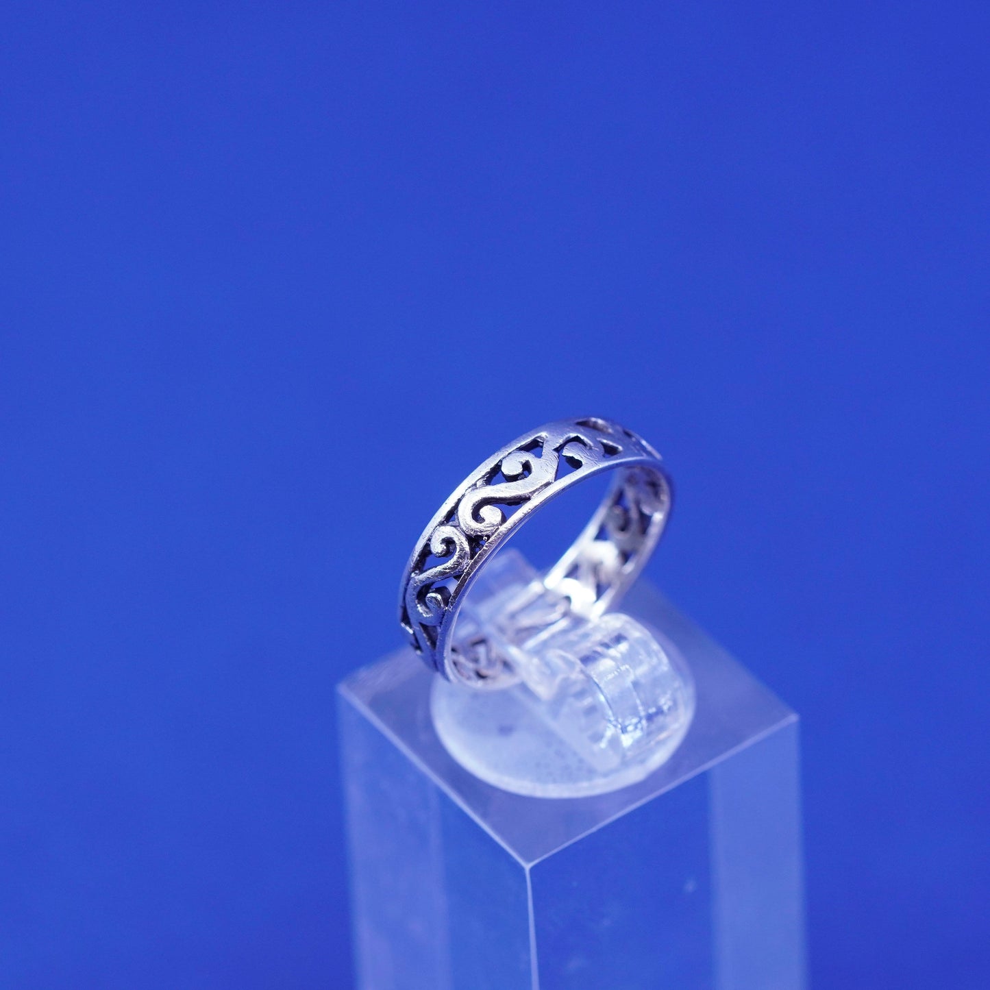 Size 5.25, vintage sterling silver handmade ring, 925 filigree whirl band