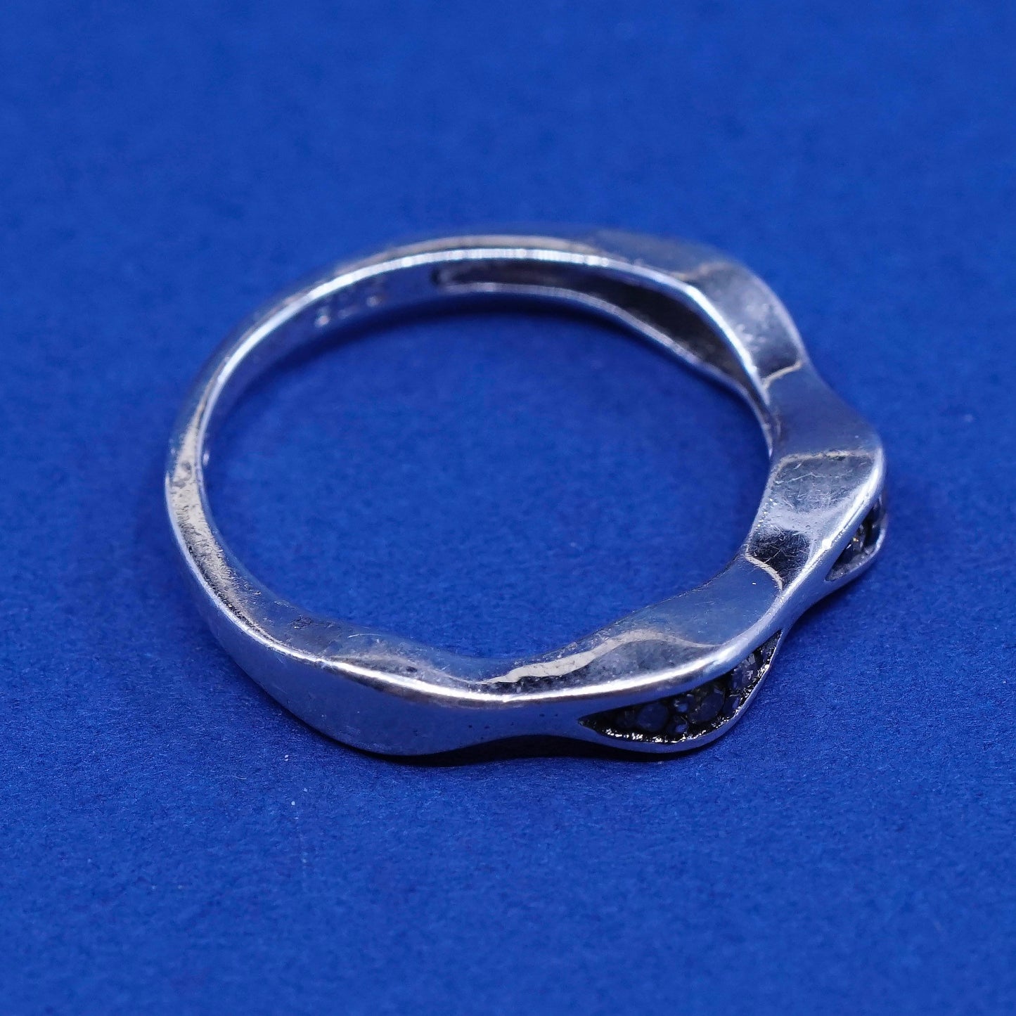 Size 7, vtg JS Sterling silver ring, 925 stackable band with genuine diamonds