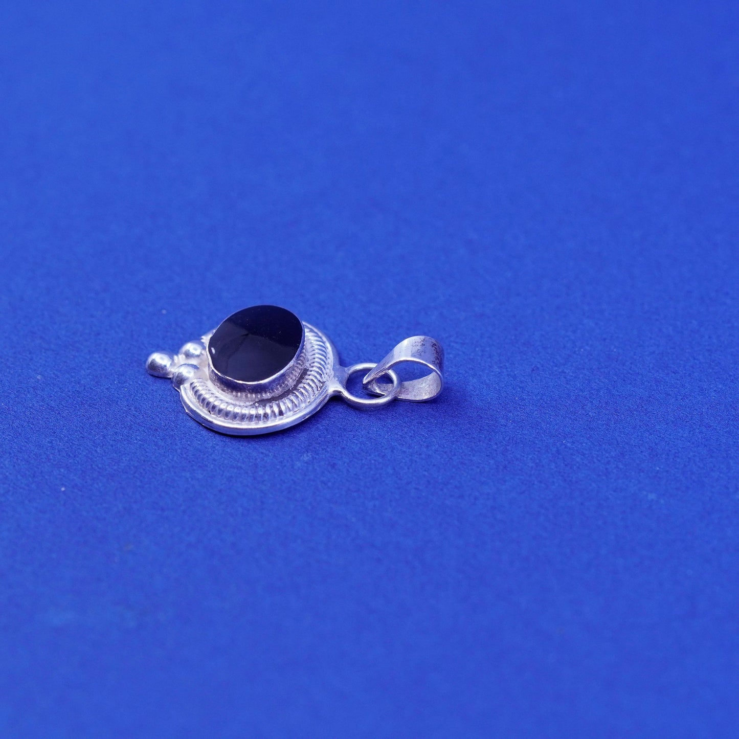 Vintage Sterling 925 silver handmade pendant with oval obsidian