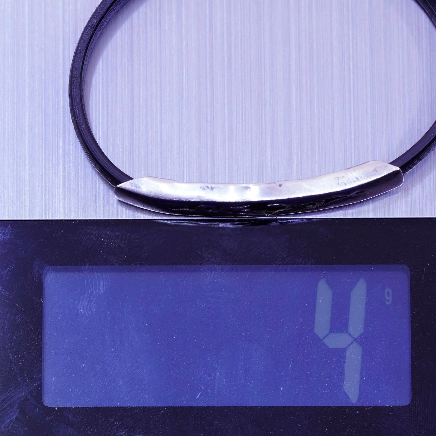 7.5”, Vintage black rubber chain with sterling 925 silver bar