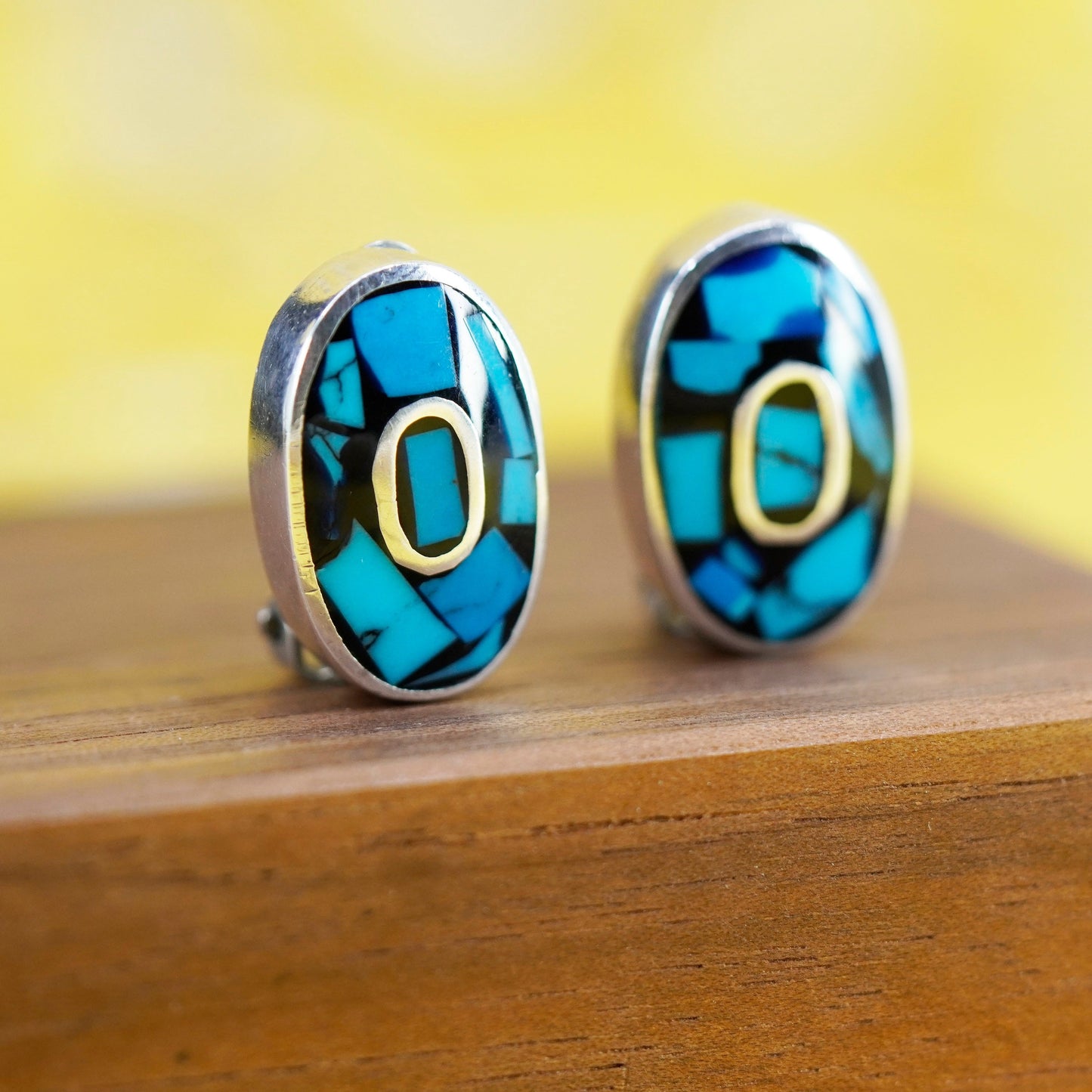 Vintage Mexico Sterling silver handmade earrings, oval 925 clip on w/ turquoise